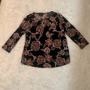 Floral black woman’s blouse from Liz Claiborne! Stretchy, comfortable, and cute!
